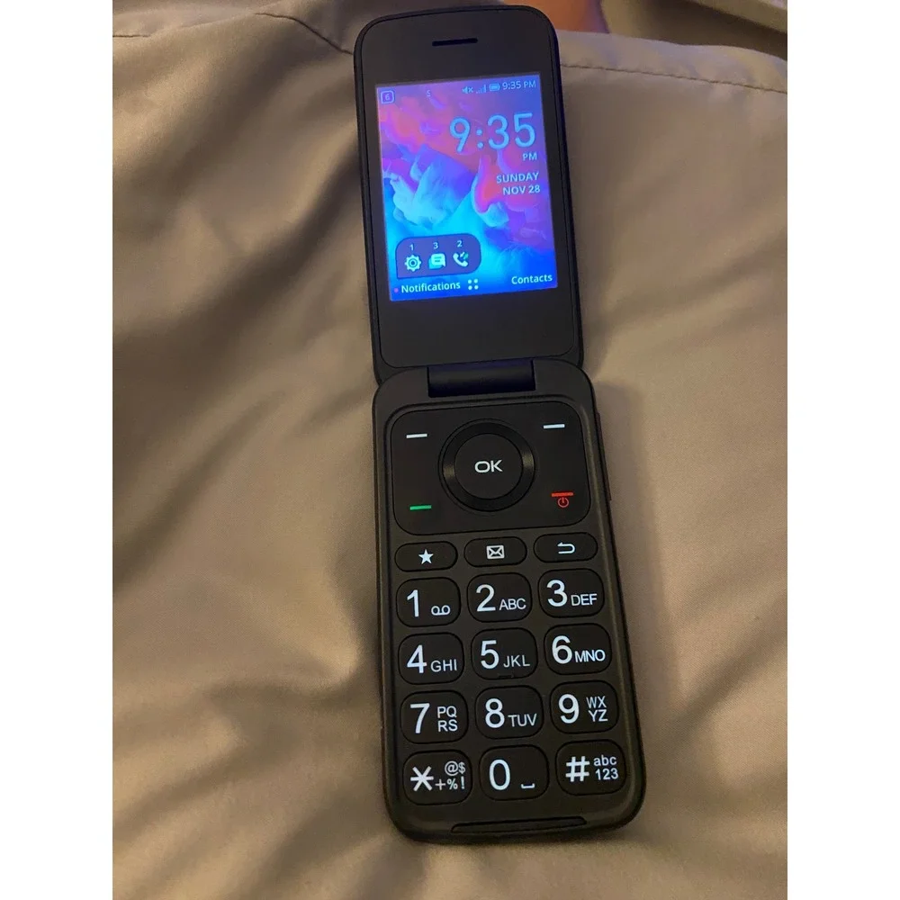 TCL Flip Pro Unlocked Retro 4G Y2K Dumbphone Kids Senior Big Button + Charger